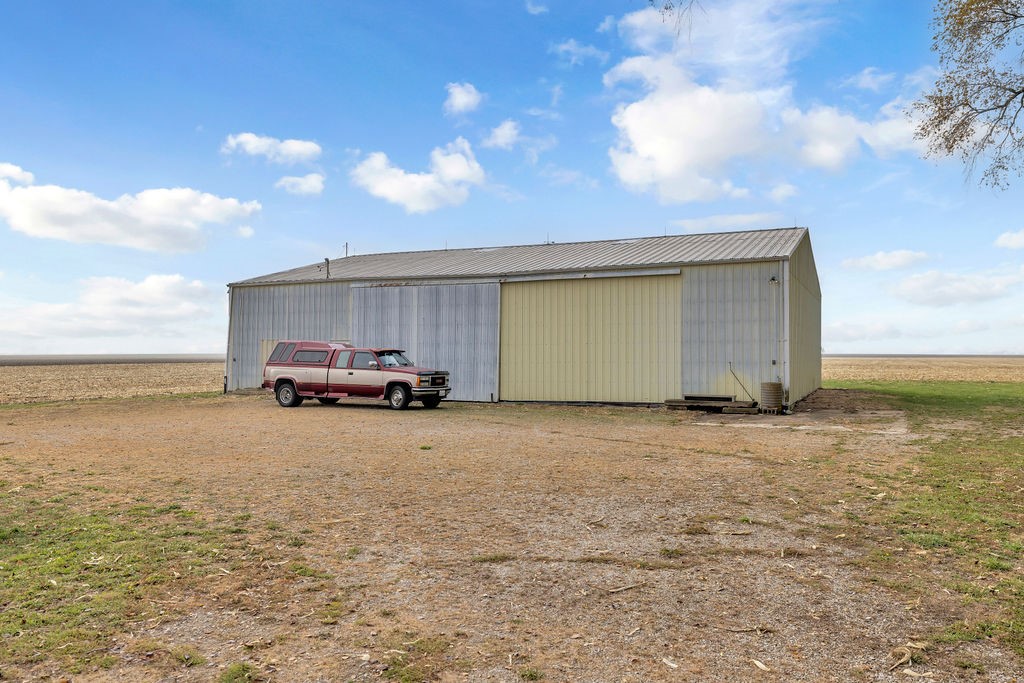 12793 Stocks Road Bethany, IL 61914 - Photo 27 of 33 Gallery Image 27