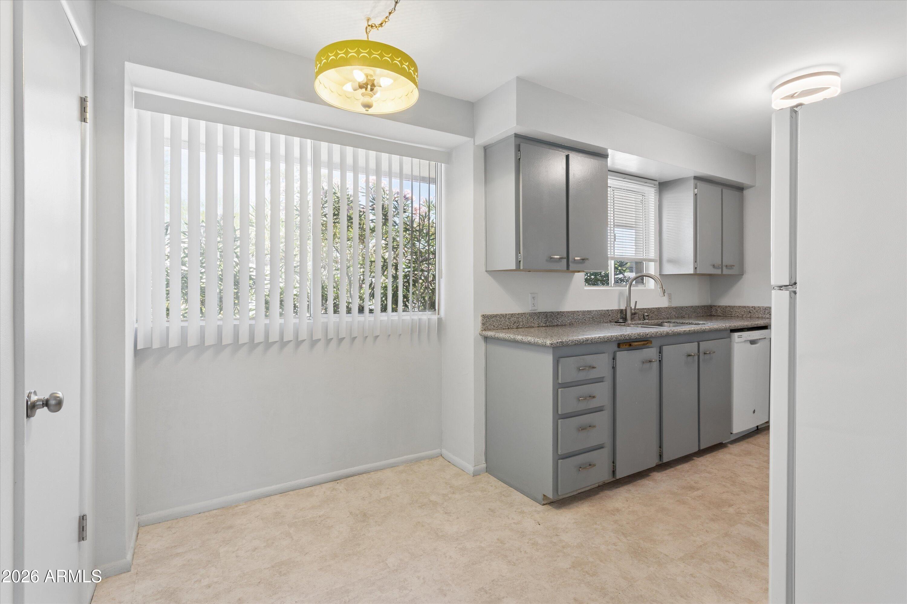 3308 East Camelback Road Phoenix, AZ 85018 - Photo 8 of 28