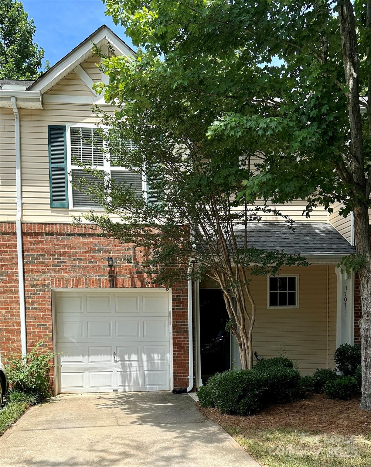 17071 Commons Creek Drive Charlotte, NC 28277 - Photo 2 of 24