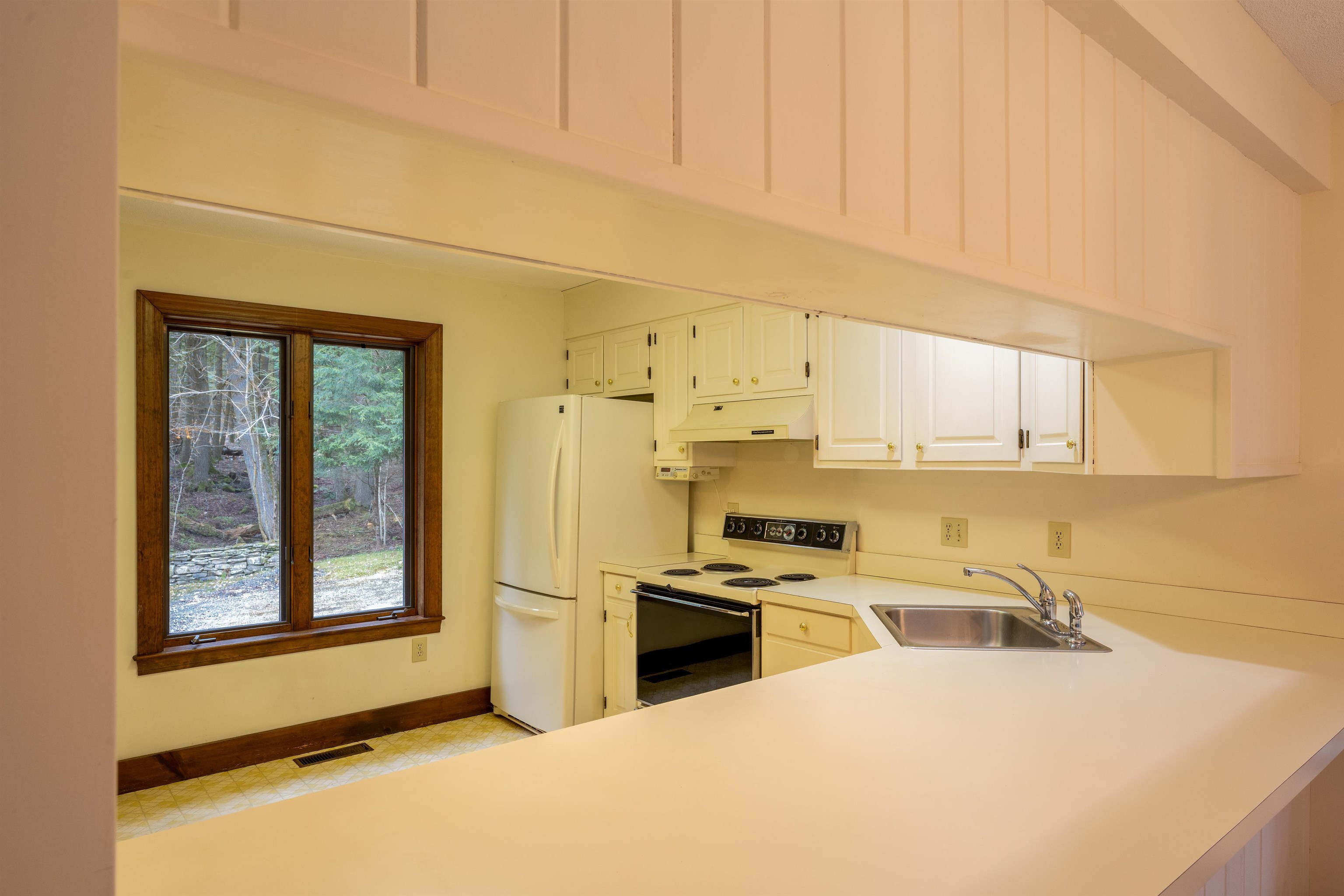 512 Marsh Family Road Hartford, VT 05059 - Photo 14 of 29 Gallery Image 14
