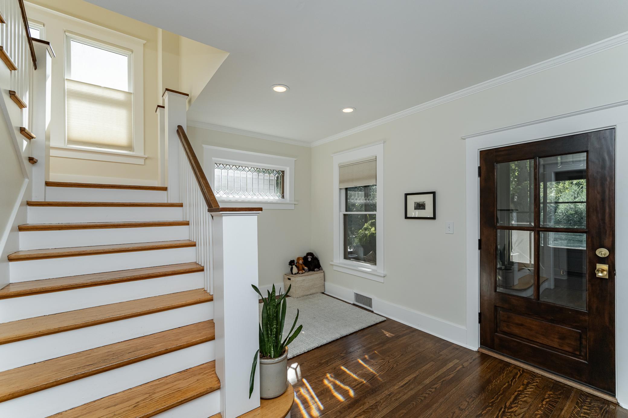 811 6th Street Southwest Rochester, MN 55902 - Photo 5 of 46