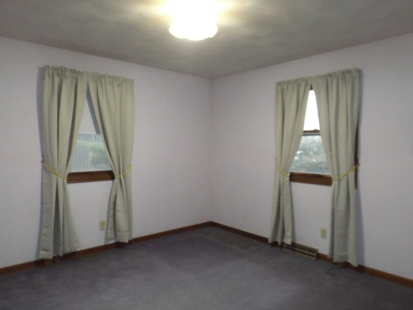 1804 Kelly Road Rock Falls, IL 61071 - Photo 9 of 26 an empty room with windows