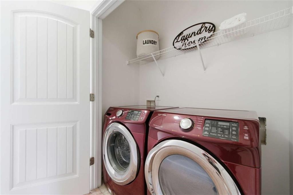 6872 Zaniah Road South Fulton, GA 30331 - Photo 19 of 29 a utility room with dryer and washer