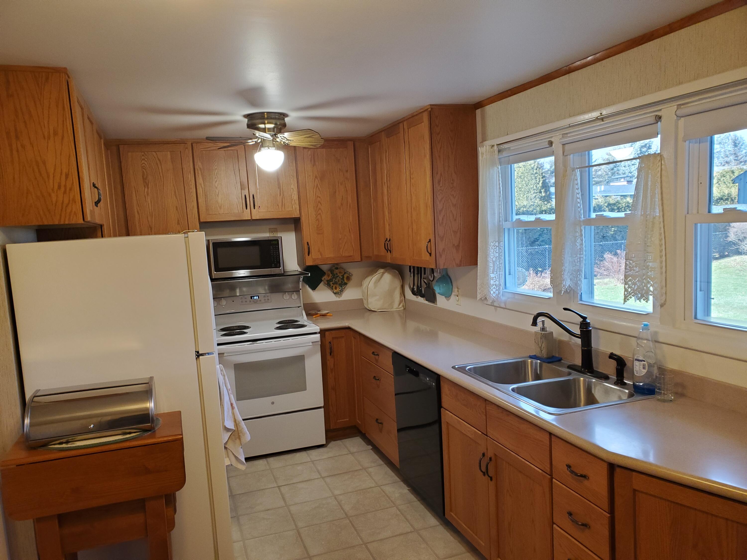 168 Rugar Street Plattsburgh, NY 12901 - Photo 5 of 8 Gallery Image 5