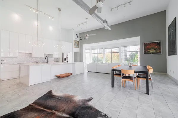$5,450 | 1901 Post Oak Boulevard, Unit 4102, Houston, TX 77056