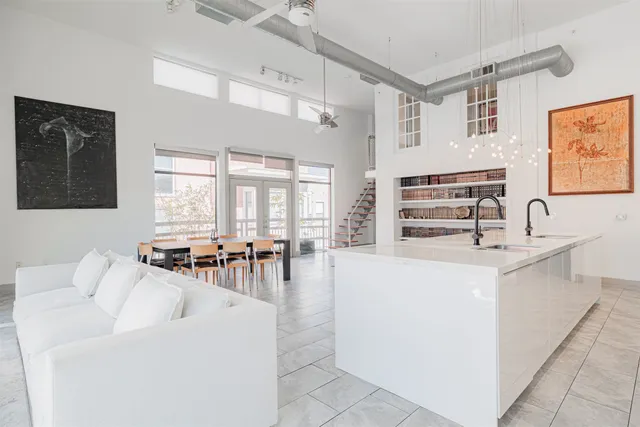 $5,450 | 1901 Post Oak Boulevard, Unit 4102, Houston, TX 77056