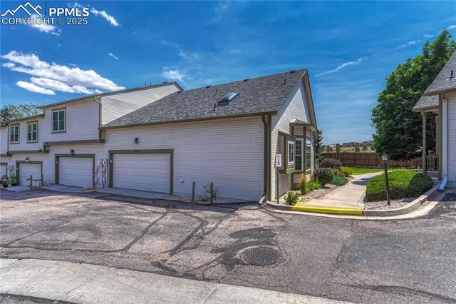 $400,000 | 5105 Saddleback Heights, Colorado Springs, CO 80923