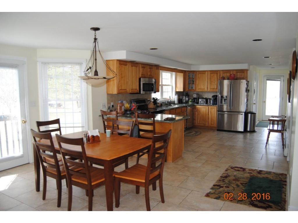 13 Redwood Road Salem, NH 03079 - Photo 5 of 6