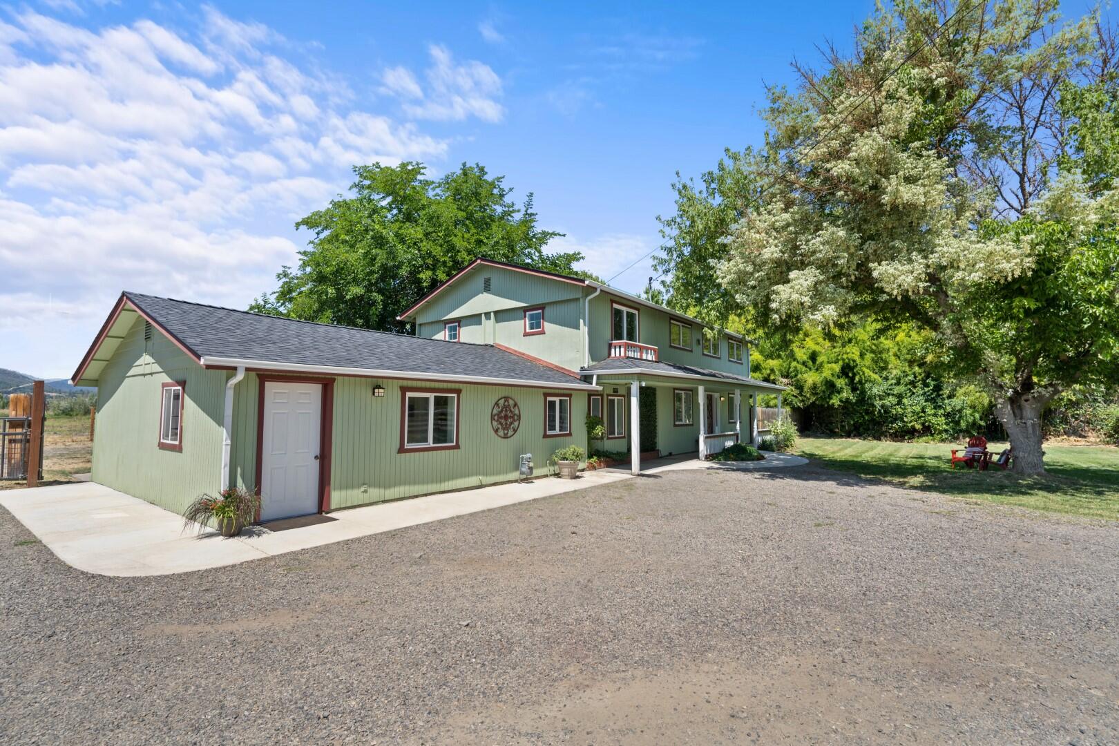 4305 Grant Road Central Point, OR 97502 - Photo 2 of 53 4305 Grant Road - 7