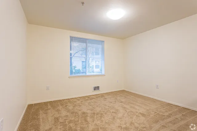 $1,400 | 6940 37th Avenue South, Seattle, WA 98118