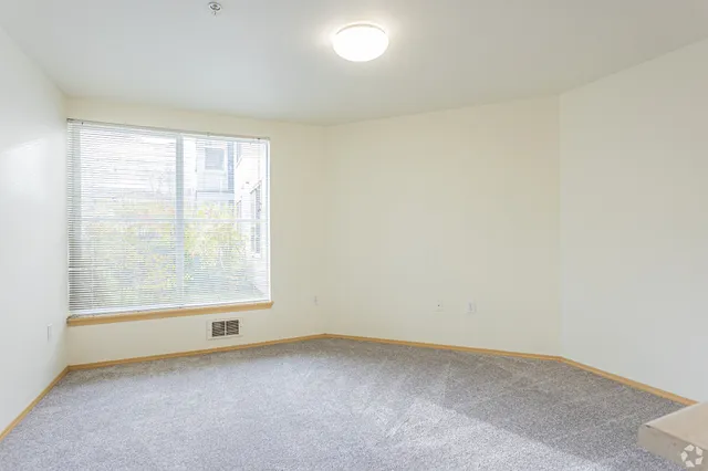 $1,400 | 6940 37th Avenue South, Seattle, WA 98118