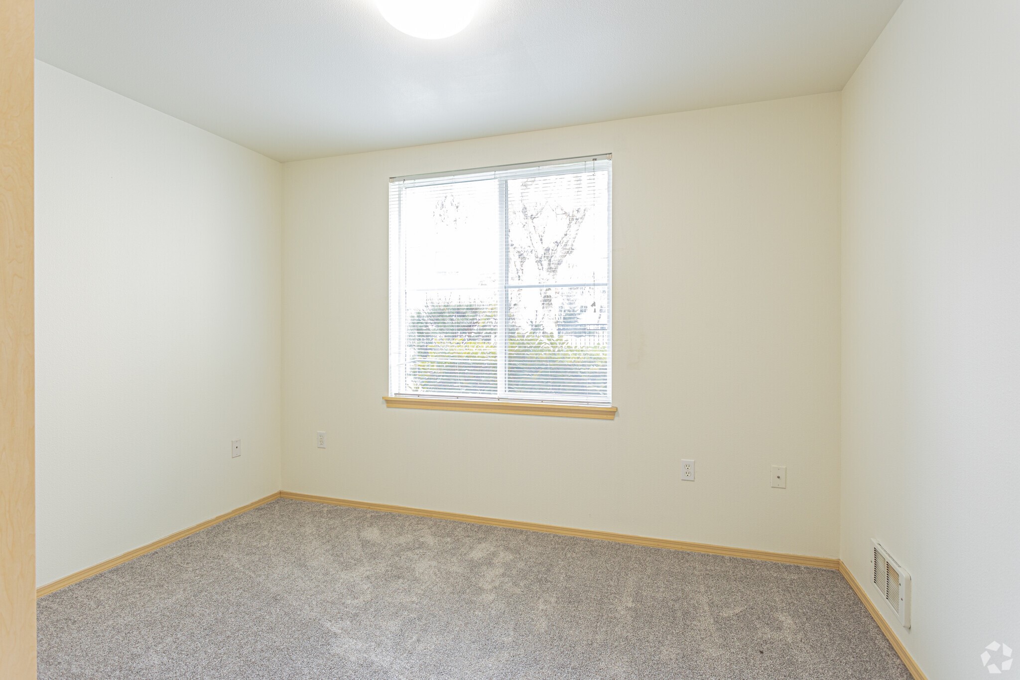 6940 37th Avenue South Seattle, WA 98118 - Photo 27 of 30