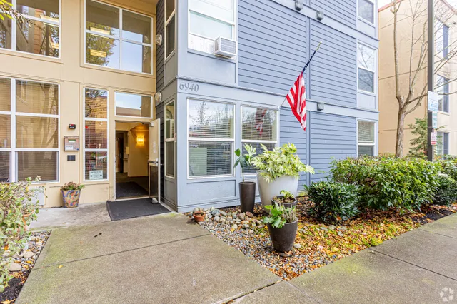 $1,400 | 6940 37th Avenue South, Seattle, WA 98118