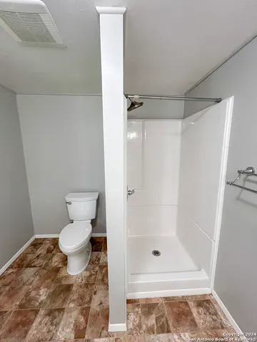 $1,495 | 613 East Ireland Street, Seguin, TX 78155