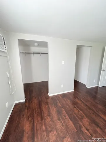 $1,495 | 613 East Ireland Street, Seguin, TX 78155