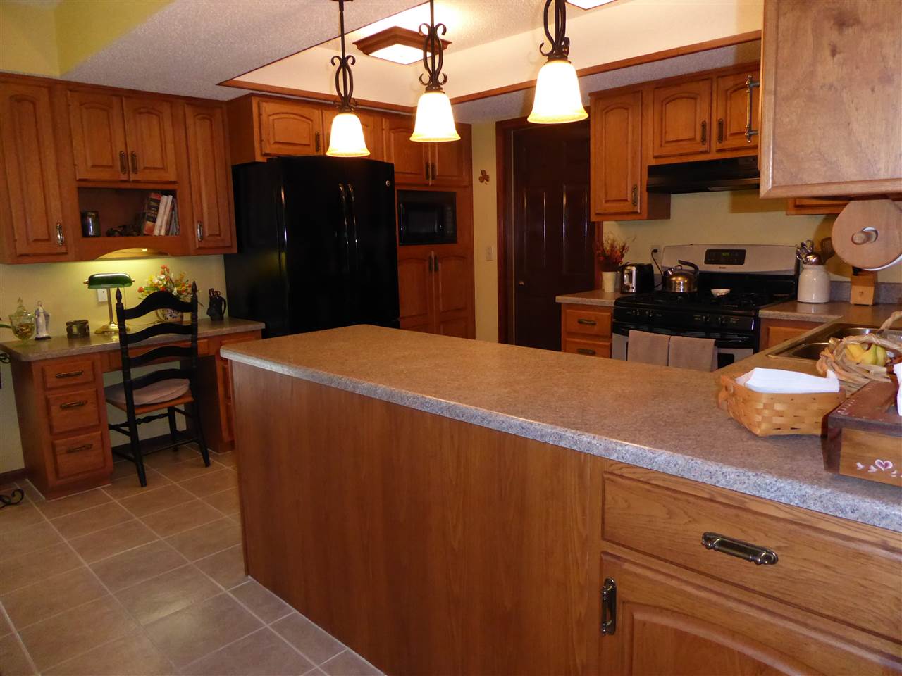 8301 Hawk Spring Hill Fort Wayne, IN 46825 - Photo 4 of 29 Gallery Image 4