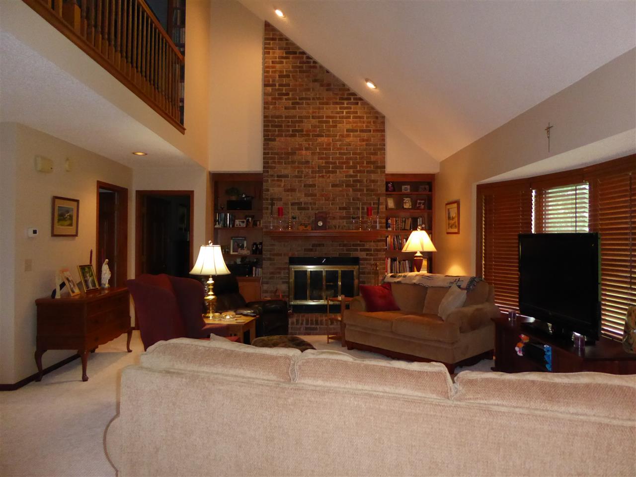 8301 Hawk Spring Hill Fort Wayne, IN 46825 - Photo 5 of 29 Gallery Image 5