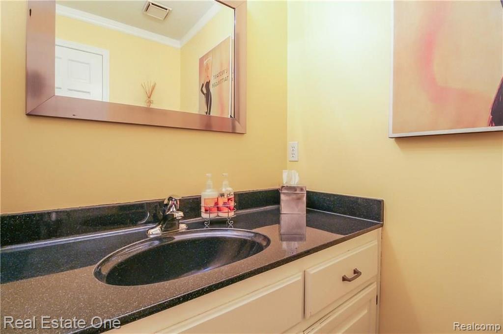 3258 Quail Ridge Circle Rochester Hills, MI 48309 - Photo 32 of 85