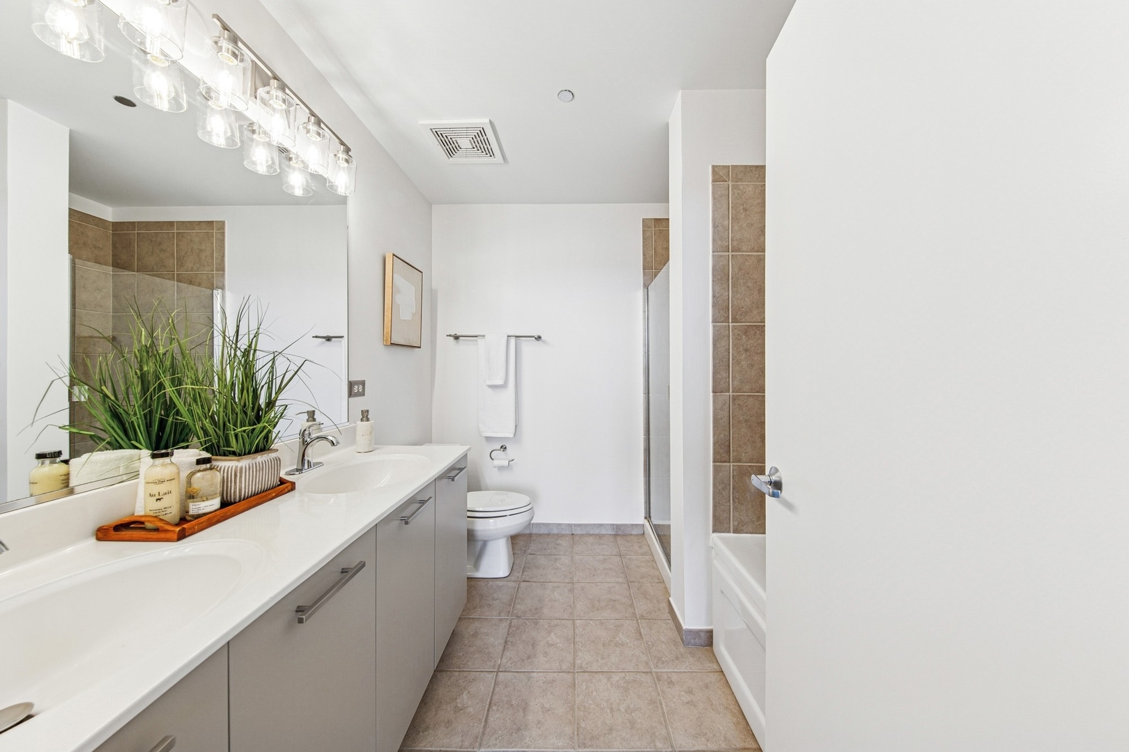 111 South Morgan Street, Unit 904 Chicago, IL 60607 - Photo 11 of 18 Gallery Image 11