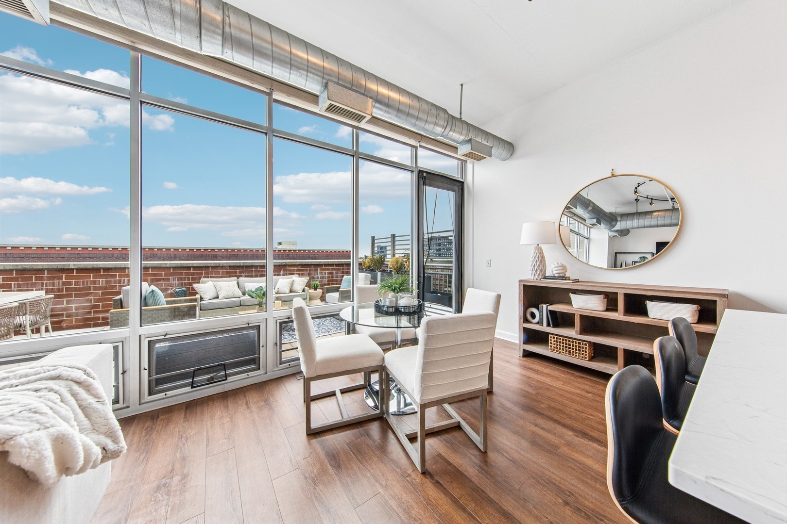 111 South Morgan Street, Unit 904 Chicago, IL 60607 - Photo 8 of 18 Gallery Image 8