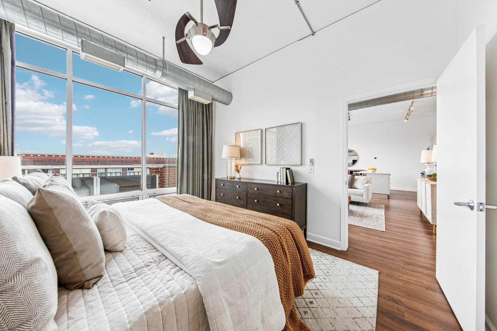 111 South Morgan Street, Unit 904 Chicago, IL 60607 - Photo 10 of 18 Gallery Image 10