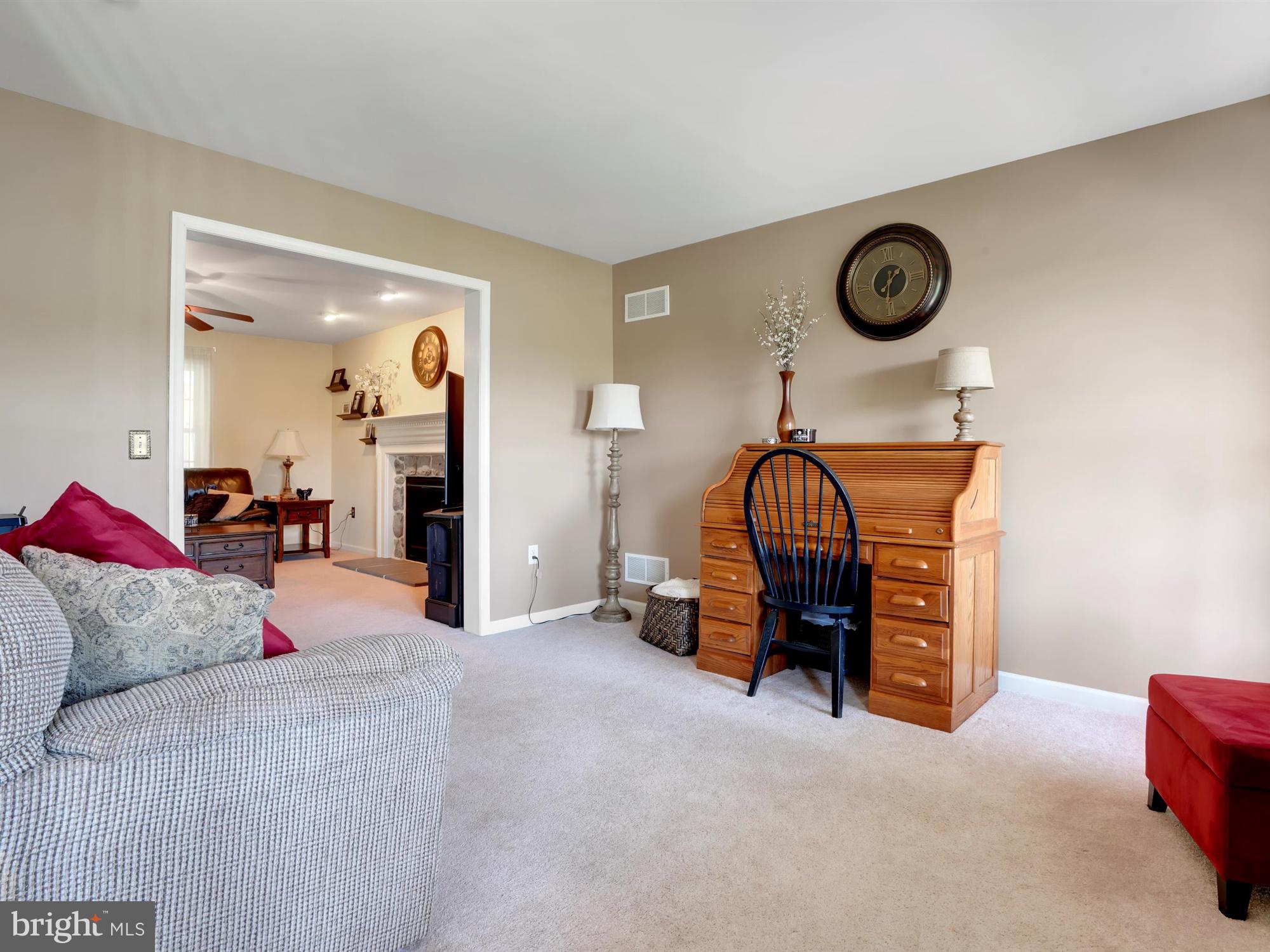 1504 Rolling Meadow Road Lebanon, PA 17046 - Photo 5 of 33 Living Room