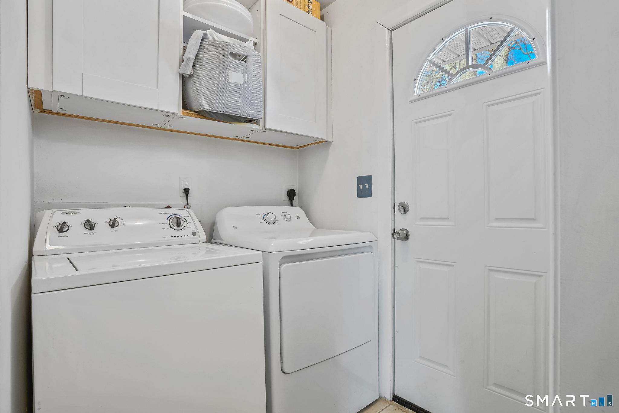 3460 Old Town Road Bridgeport, CT 06606 - Photo 16 of 34 a utility room with dryer and washer