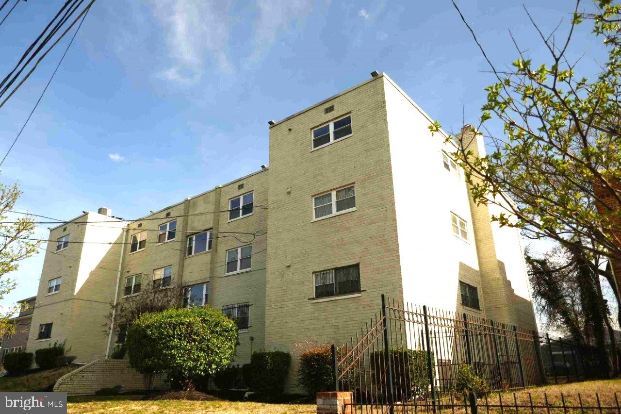 4810 Quarles Street Northeast, Unit 103 Washington, DC 20019 - Photo 2 of 5