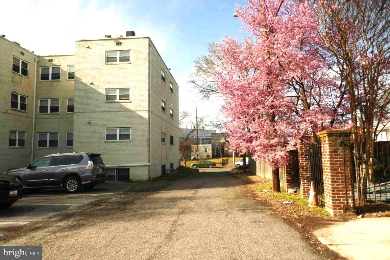 4810 Quarles Street Northeast, Unit 103 Washington, DC 20019 - Photo 4 of 5