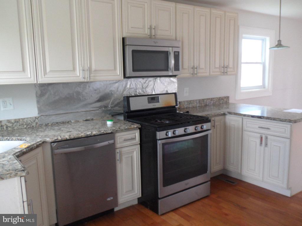 1114 Elwin Road Fort Washington, MD 20744 - Photo 5 of 16 kitchen