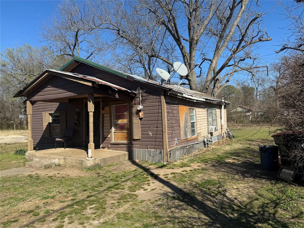 655 5th Street Southeast Paris, TX 75460 - Photo 1 of 3