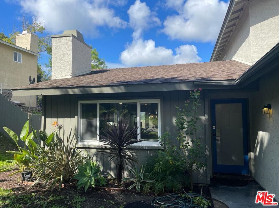 195 Foussat Road Oceanside, CA 92054 - Photo 3 of 22 Gallery Image 3