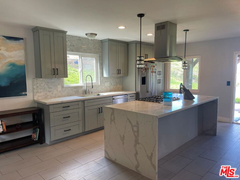 195 Foussat Road Oceanside, CA 92054 - Photo 8 of 22 Gallery Image 8