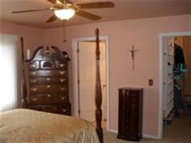 34362 Country Meadow Road New Baltimore, MI 48047 - Photo 6 of 12 31073975-5.JPG