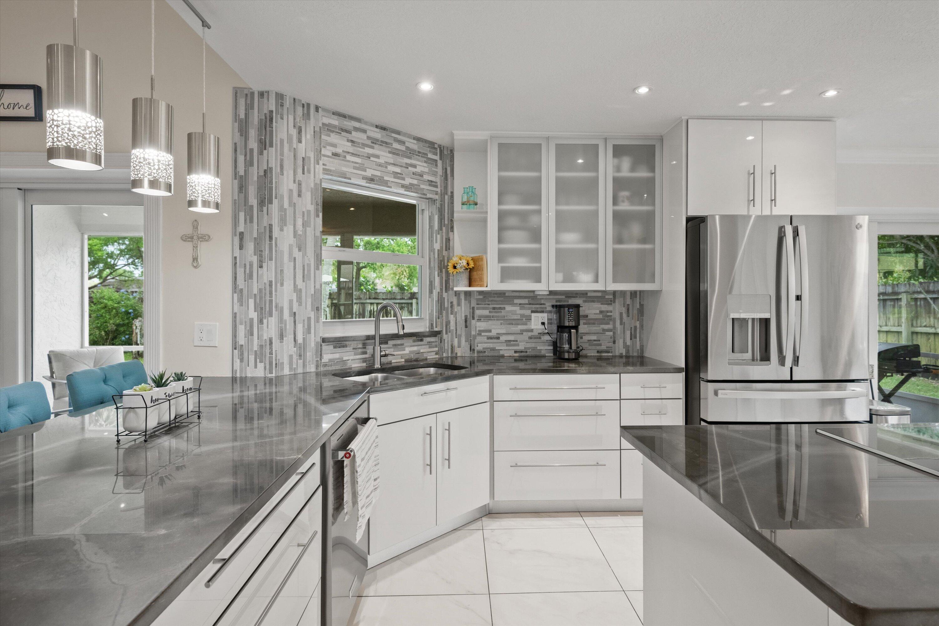 1064 Raintree Lane Wellington, FL 33414 - Photo 13 of 39 Kitchen