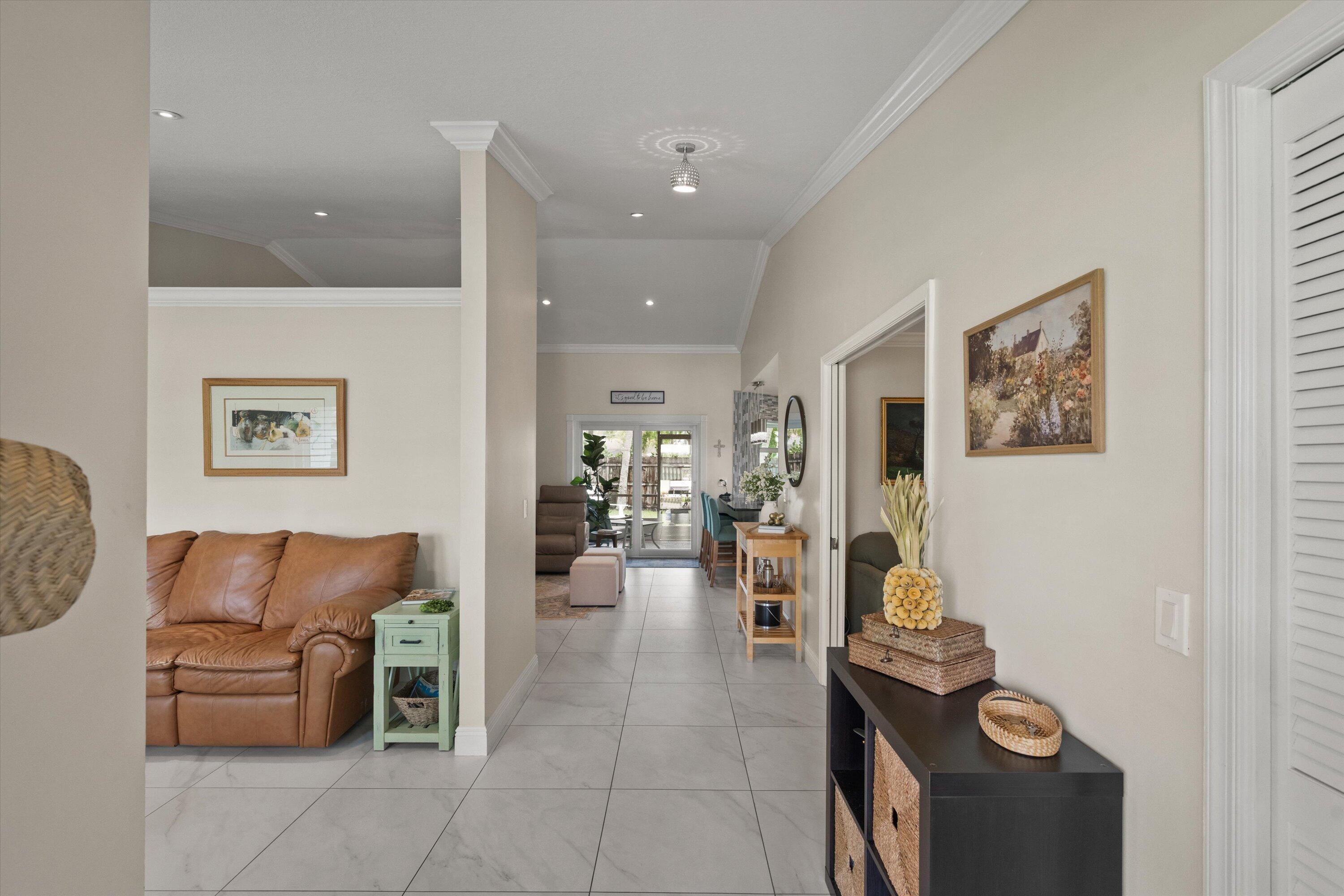 1064 Raintree Lane Wellington, FL 33414 - Photo 5 of 39 Entrance