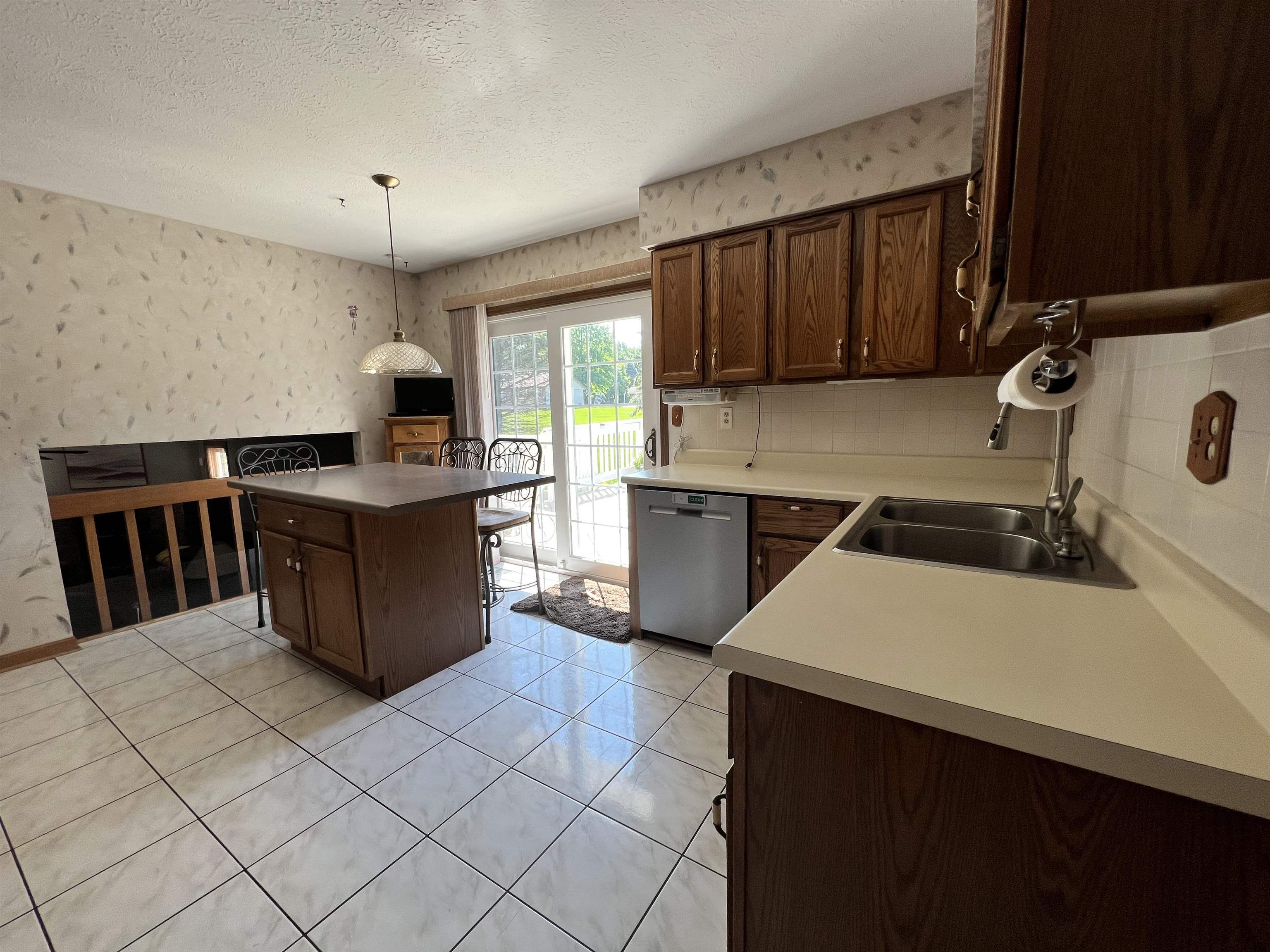 6285 Upper Ridge Way Roscoe, IL 61073 - Photo 8 of 15 Gallery Image 8