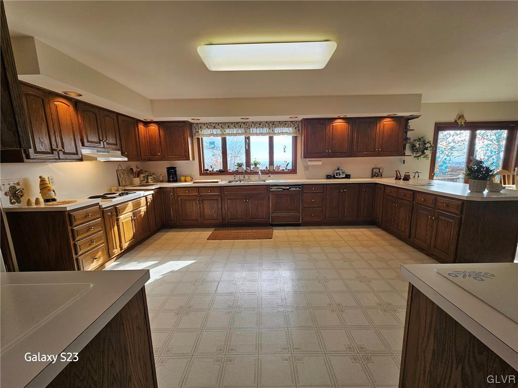 2801 Valley View Drive Bangor, PA 18013 - Photo 14 of 30 a large kitchen with lots of counter space and wooden floor