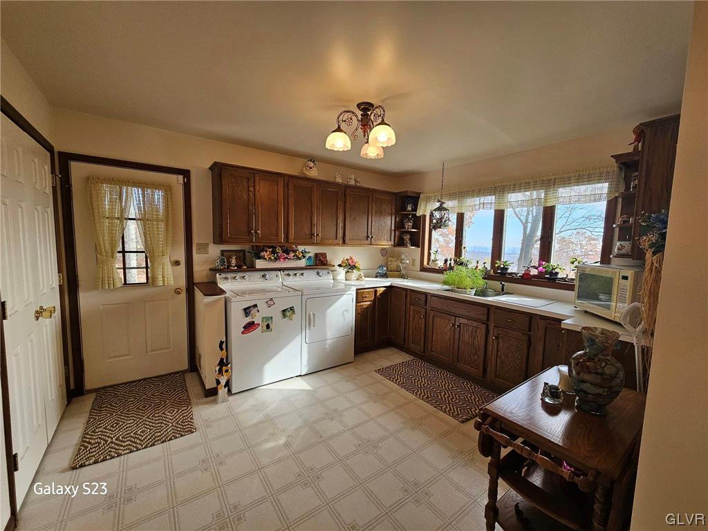 2801 Valley View Drive Bangor, PA 18013 - Photo 18 of 30 a kitchen with cabinets a sink and appliances