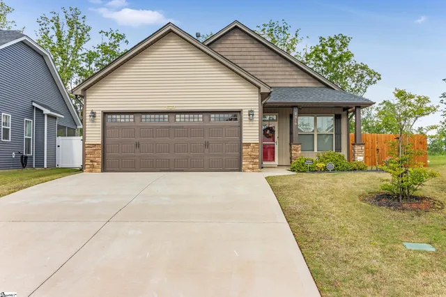 $2,150 | 2319 Davenport Court, Moore, SC 29369