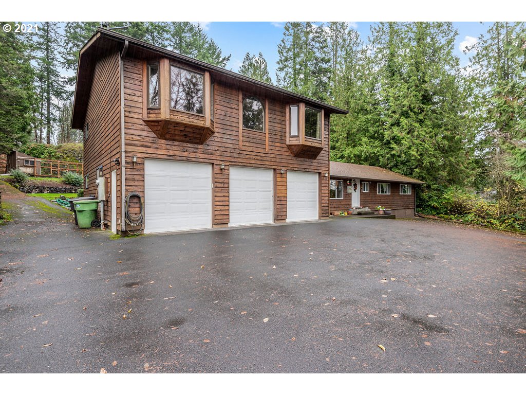 3236 Pacific Way Longview, WA 98632 - Photo 1 of 32 Gallery Image 1