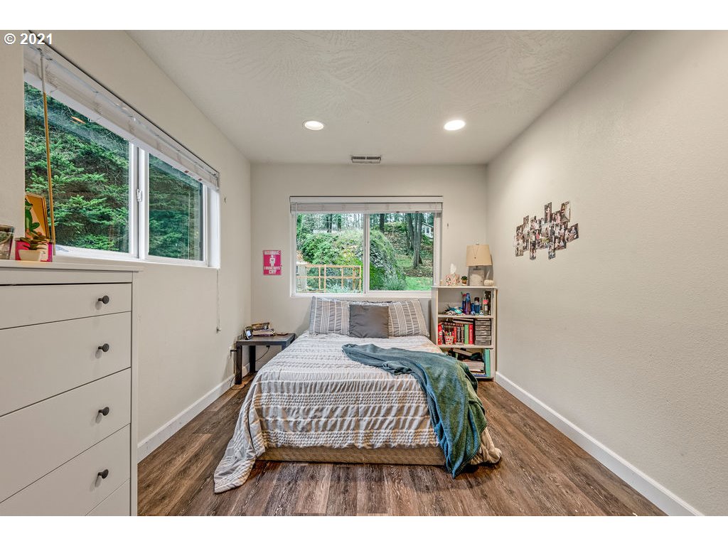 3236 Pacific Way Longview, WA 98632 - Photo 17 of 32 Gallery Image 17