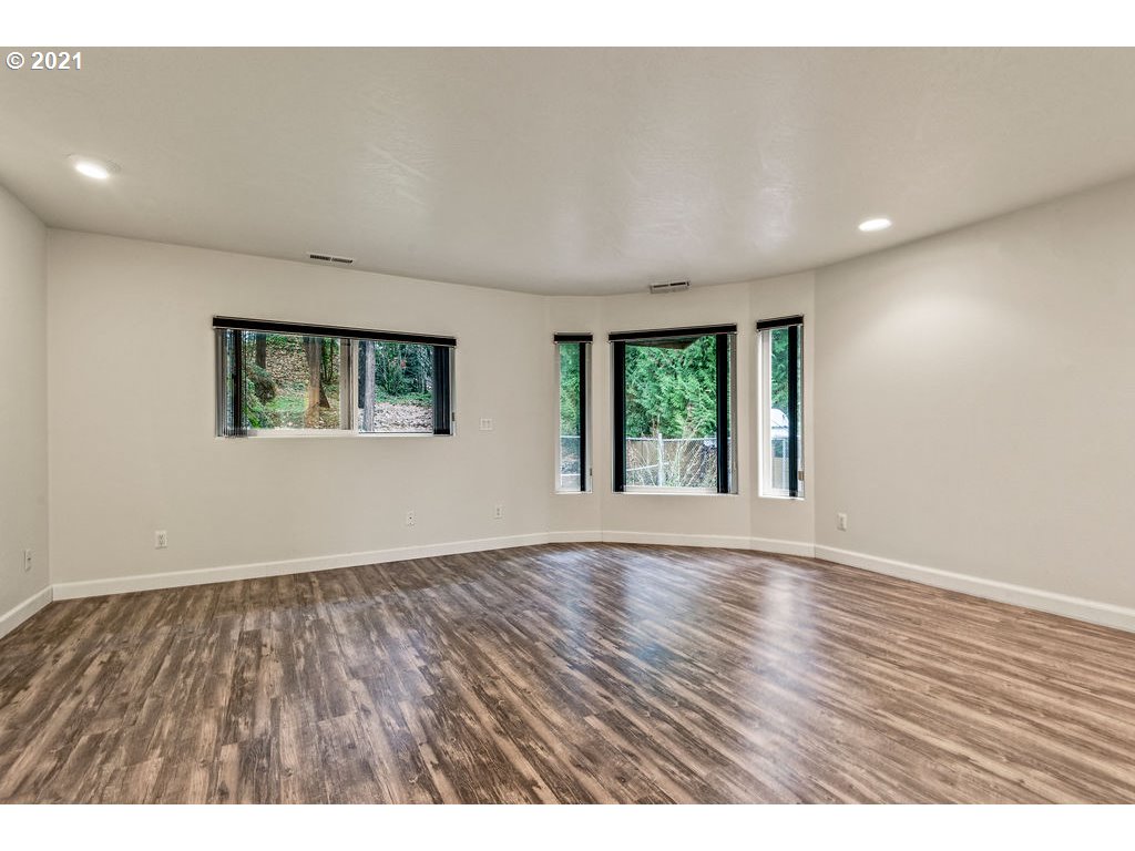 3236 Pacific Way Longview, WA 98632 - Photo 18 of 32 Gallery Image 18