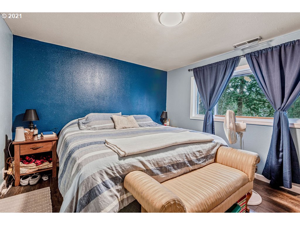 3236 Pacific Way Longview, WA 98632 - Photo 10 of 32 Gallery Image 10