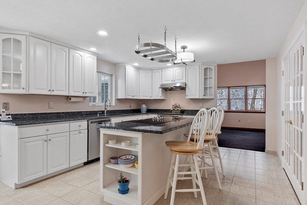 157 Mill Road Chelmsford, MA 01824 - Photo 5 of 42 Gallery Image 5