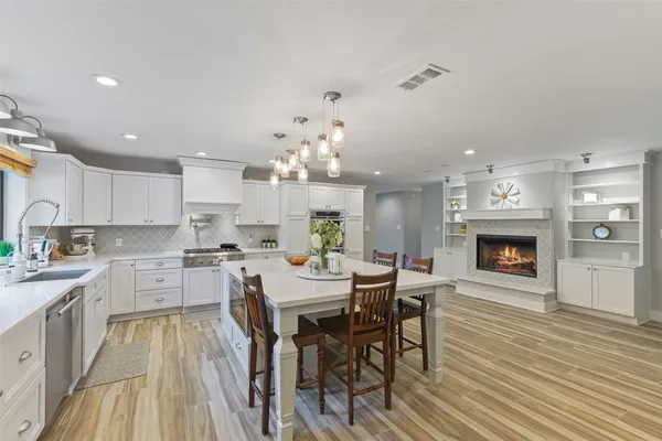 $425,000 | 3319 Shadowcrest Lane, Spring, TX 77380