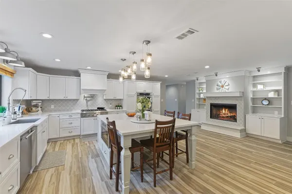 $425,000 | 3319 Shadowcrest Lane, Spring, TX 77380