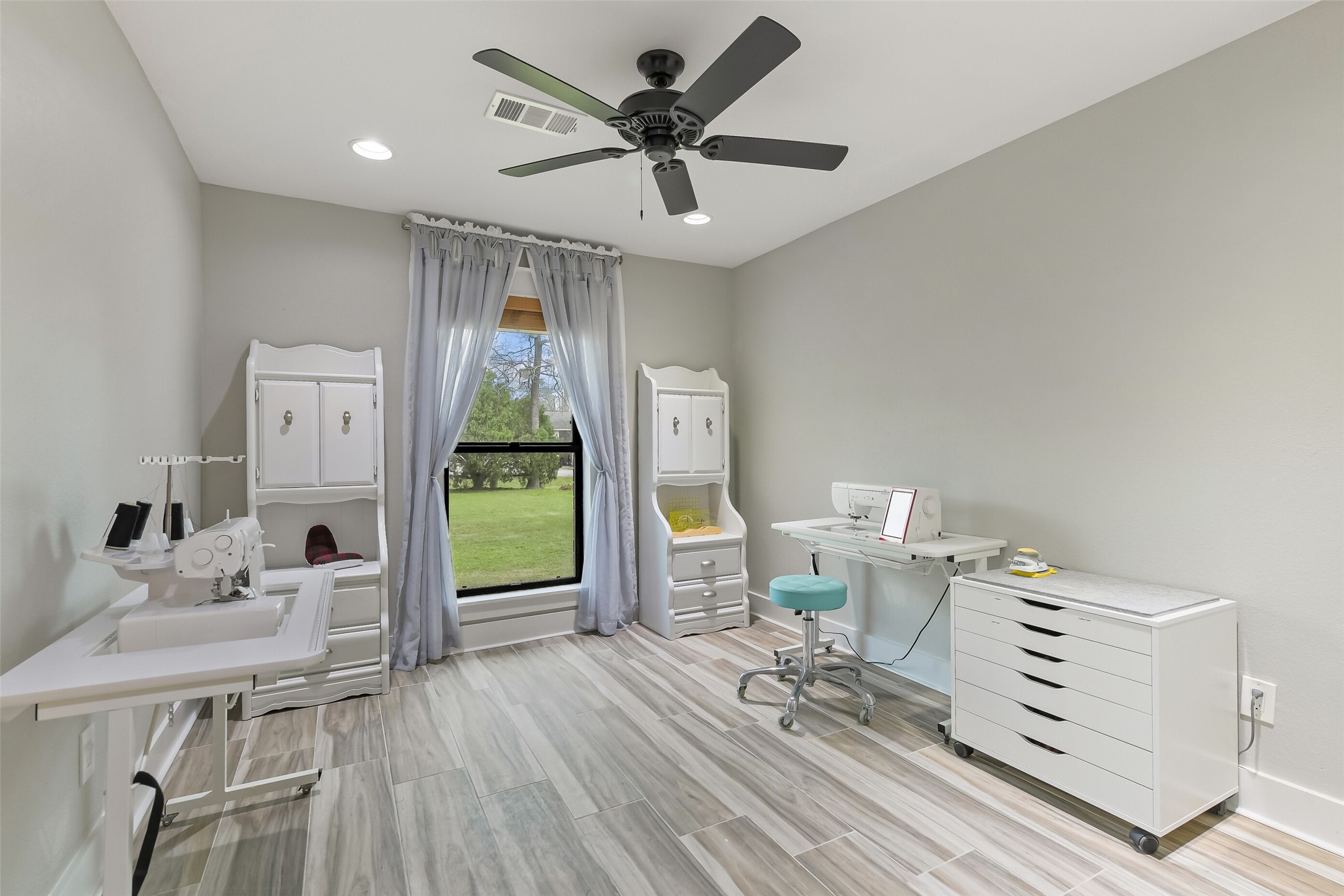 3319 Shadowcrest Lane Spring, TX 77380 - Photo 28 of 37 Flooded with natural light, this home offers a bright and inviting atmosphere.