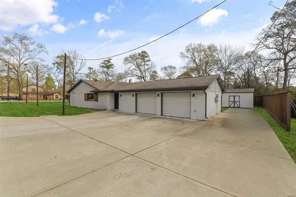 $425,000 | 3319 Shadowcrest Lane, Spring, TX 77380