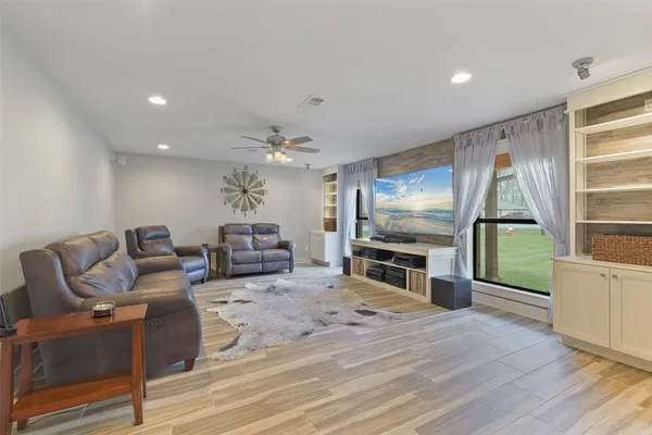 $425,000 | 3319 Shadowcrest Lane, Spring, TX 77380